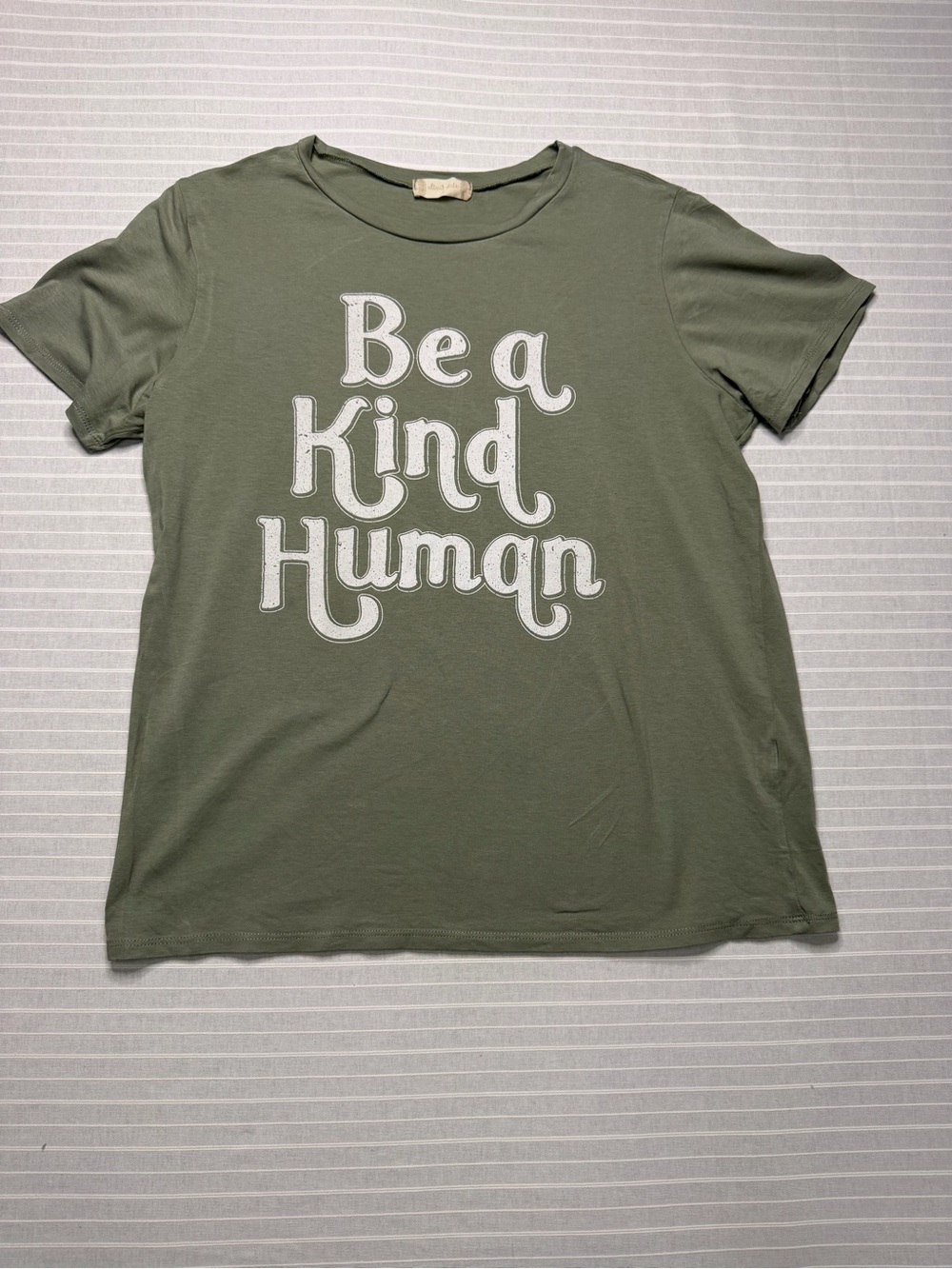 🌿 Altar’d State “Be a Kind Human” Graphic Tee – Medium